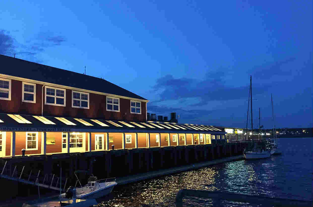 Canada Airport Car Rental Compare & Book at VroomVroomVroom